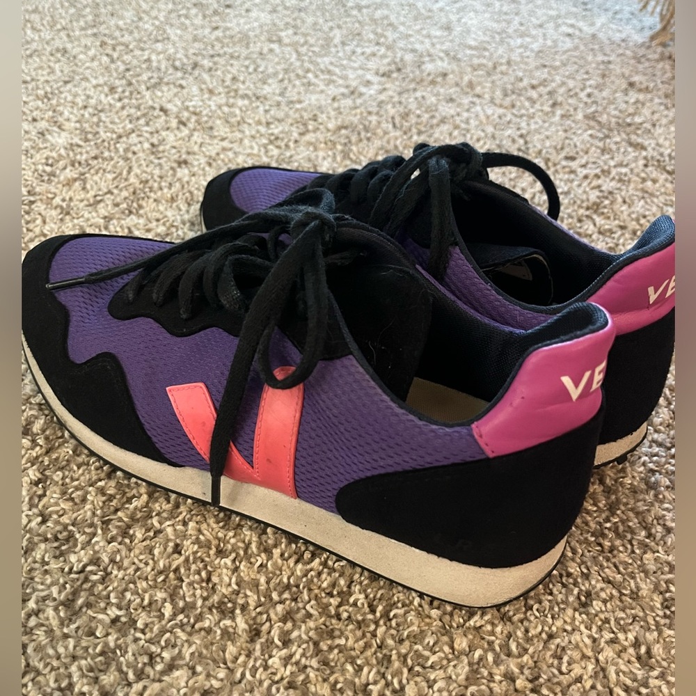 VEJA tennis shoes size US 9. Worn but still in great condition.